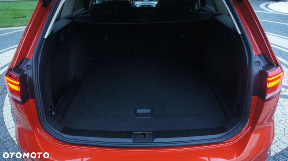 Volkswagen Passat Alltrack 2.0 TDI SCR 4Motion DSG - 33