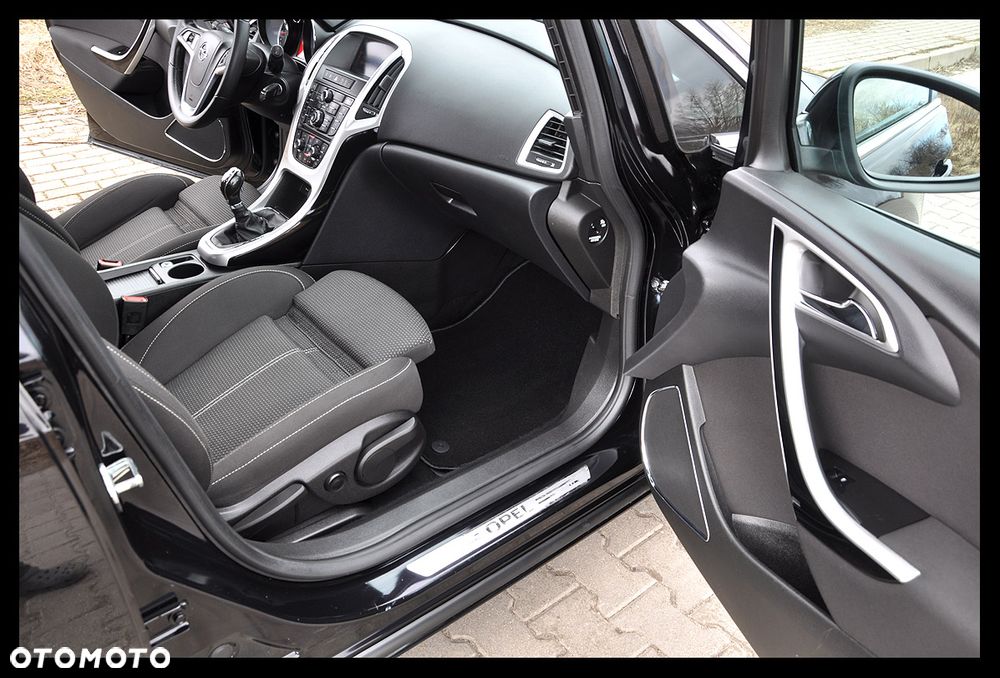 Opel Astra 1.6 Turbo Innovation - 25