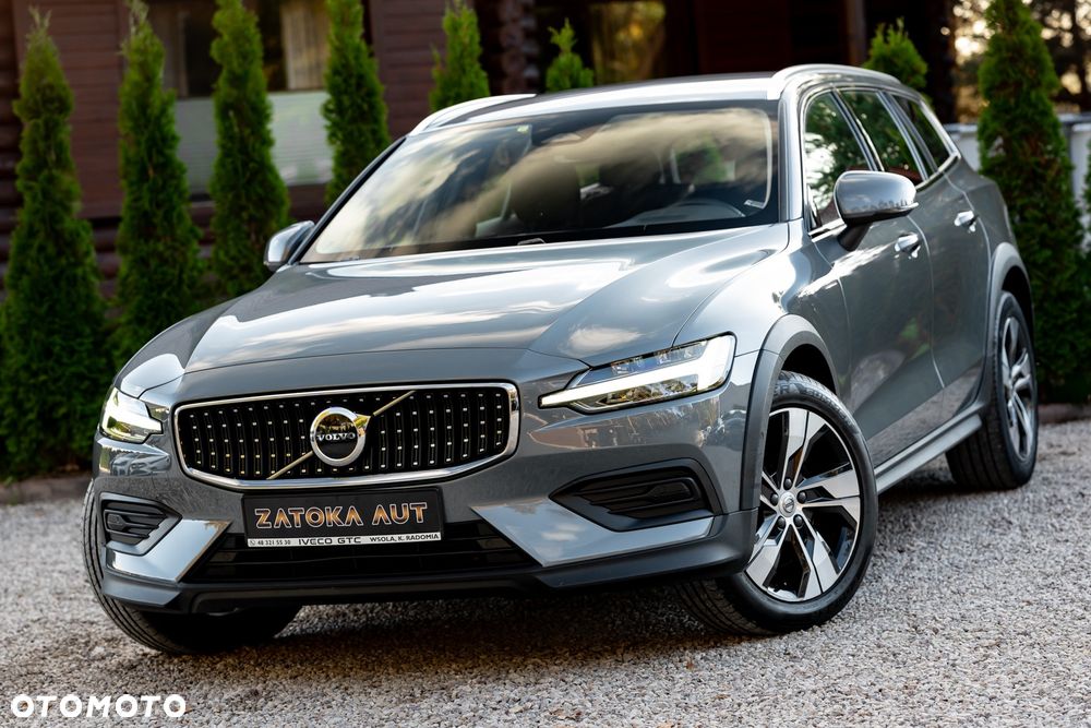 Volvo V60 Cross Country 2022 photo 2