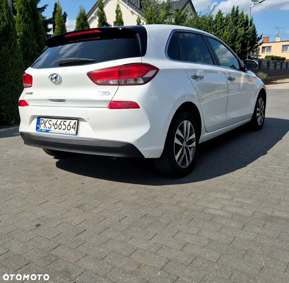 Hyundai i30 1.6 CRDi BlueDrive Premium DCT - 10