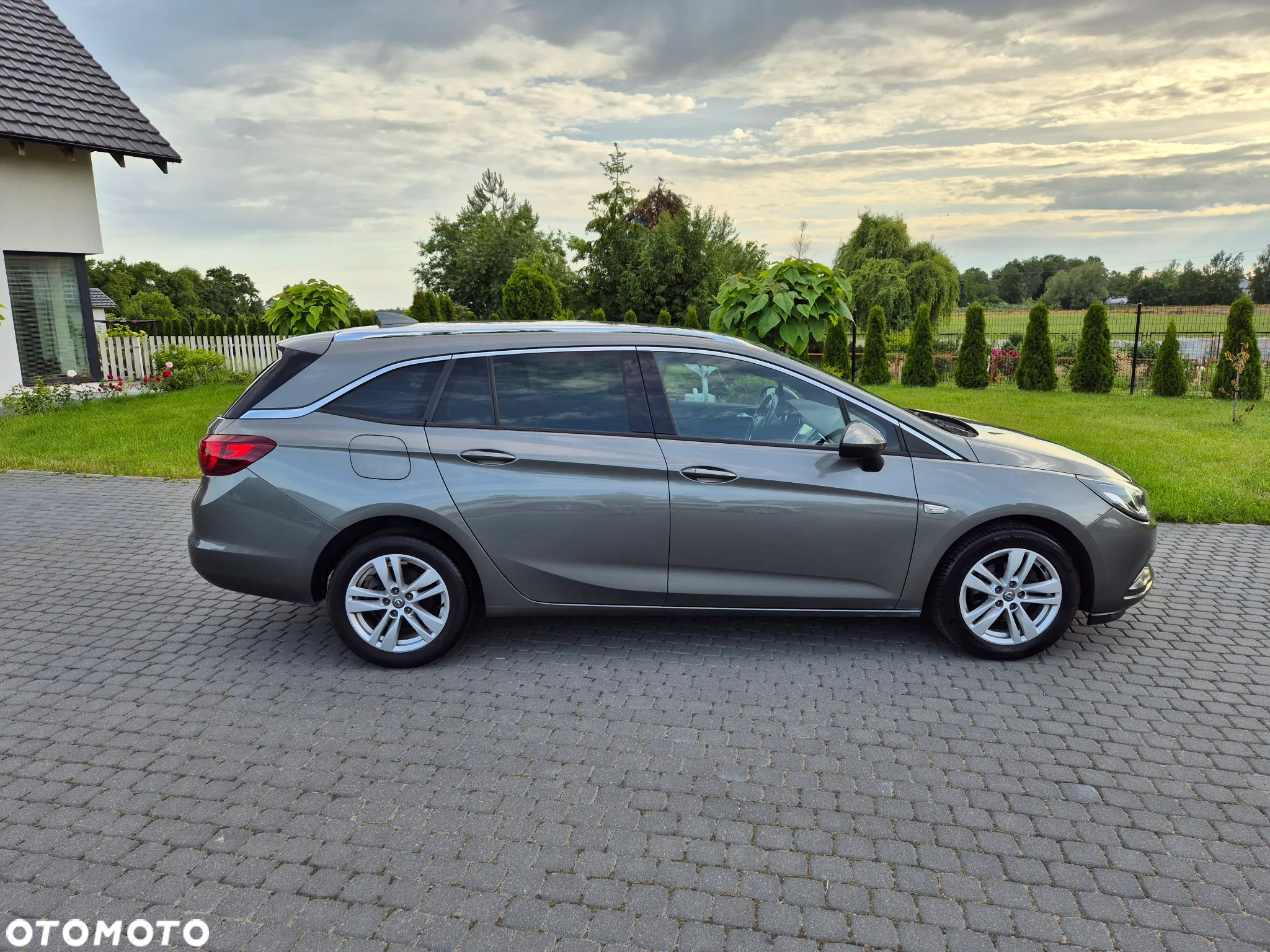 Opel Astra 1.6 D (CDTI) Start/Stop Sports Tourer Dynamic - 13