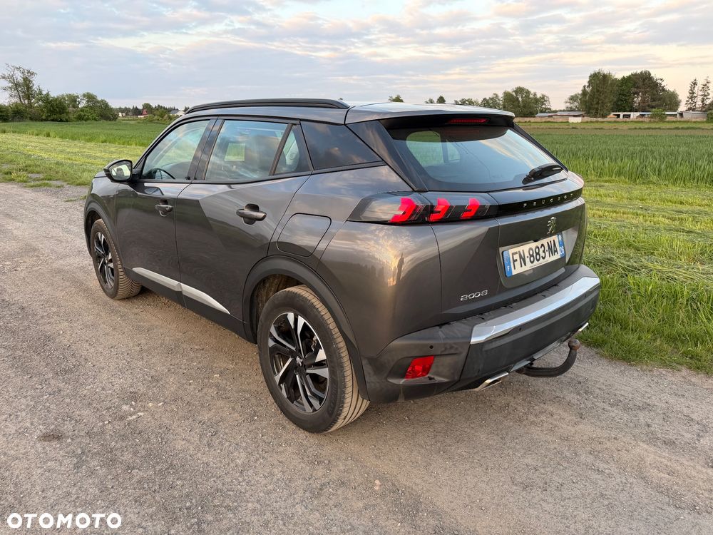 Peugeot 2008 1.2 PureTech Allure S&S EAT8 - 4