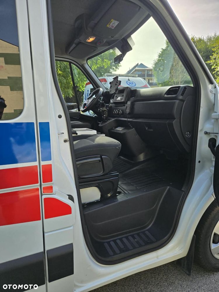 Renault Master Ambulans karetka gwarancja - 5