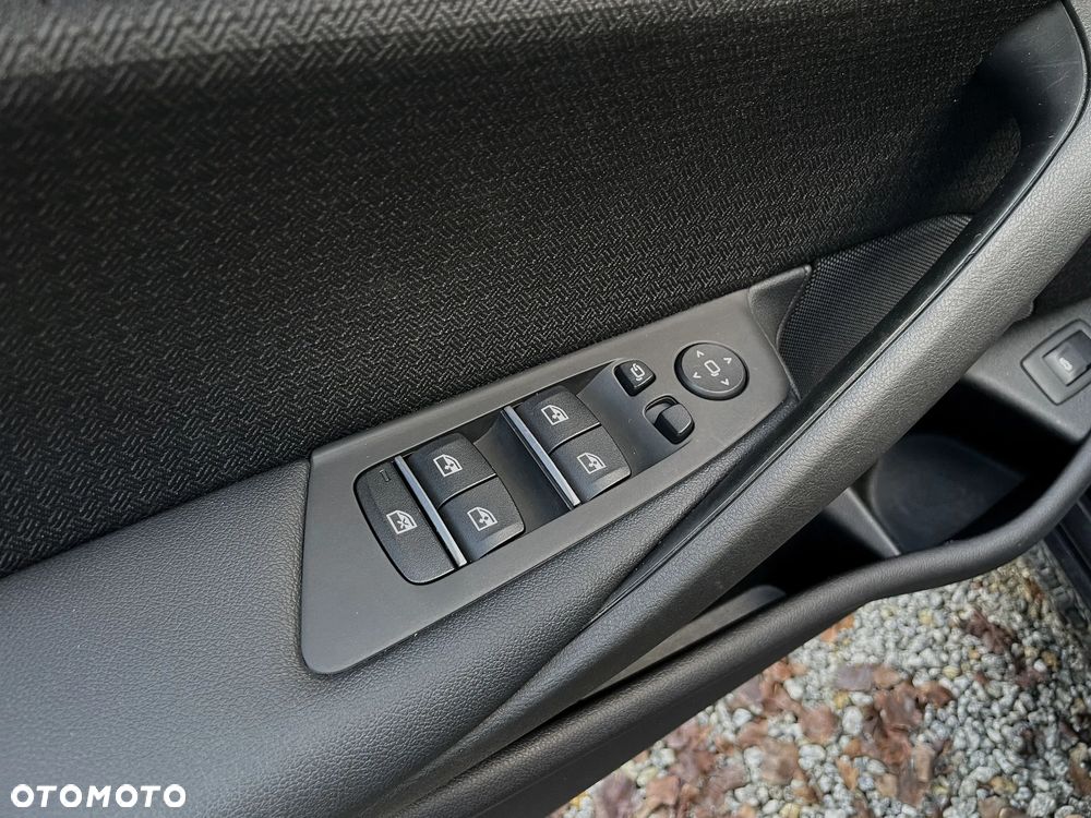 BMW Seria 5 520d - 37