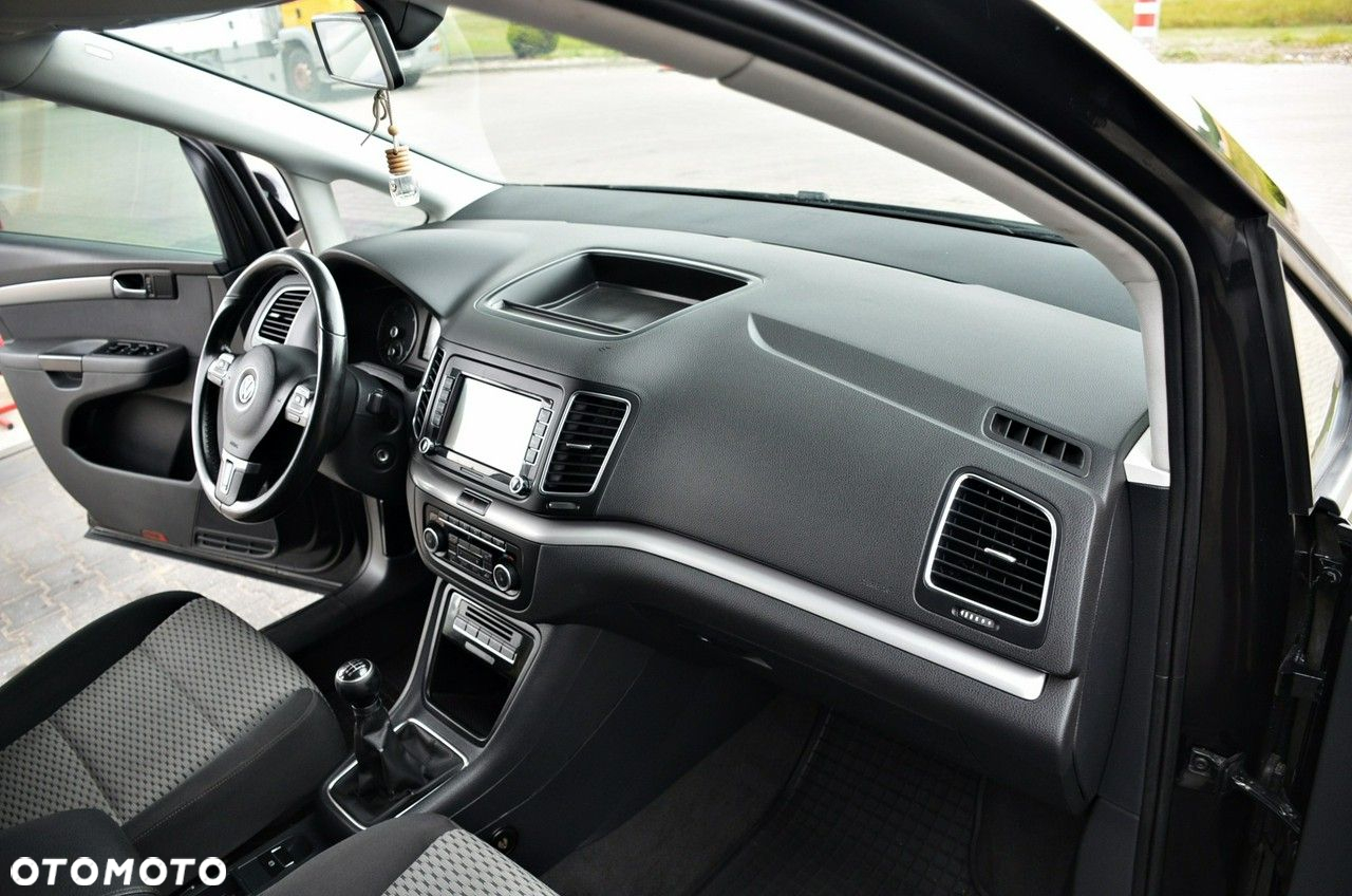Volkswagen Sharan - 27