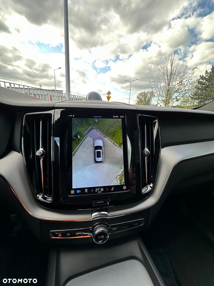 Volvo XC 60 B6 B AWD R-Design - 33