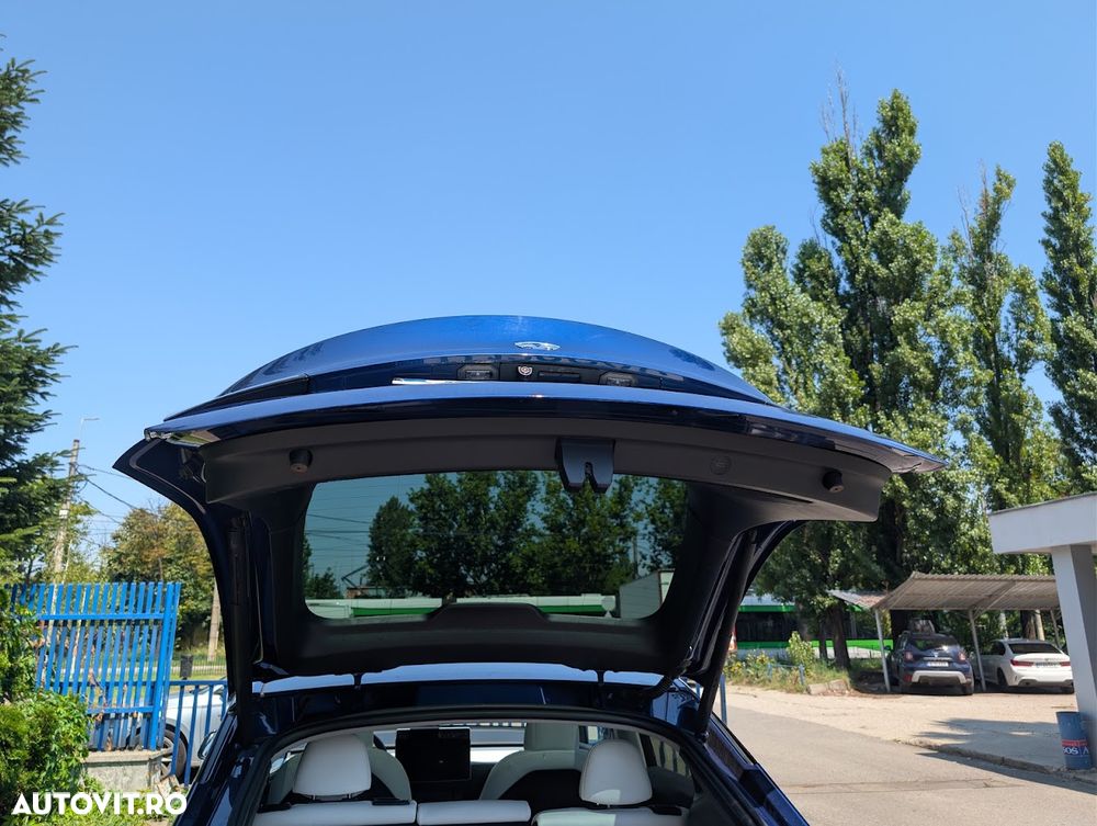 Tesla Model Y - 18