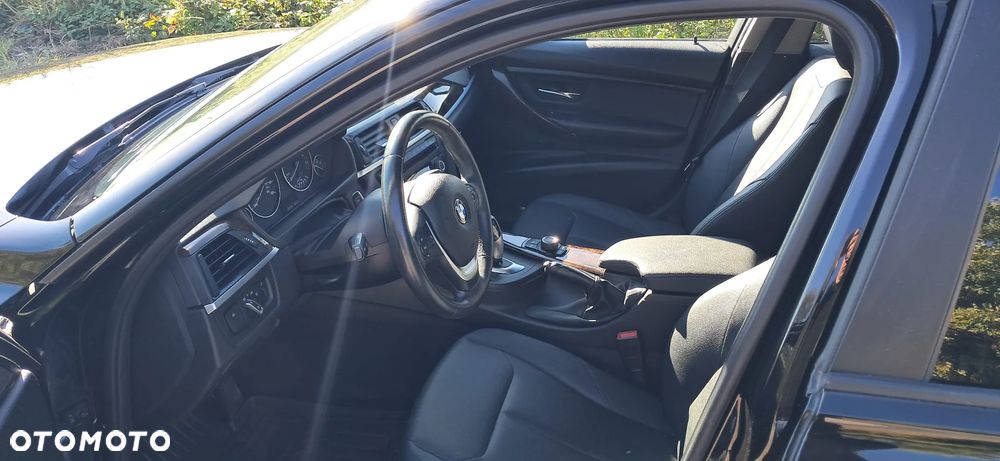 BMW Seria 3 328i - 4