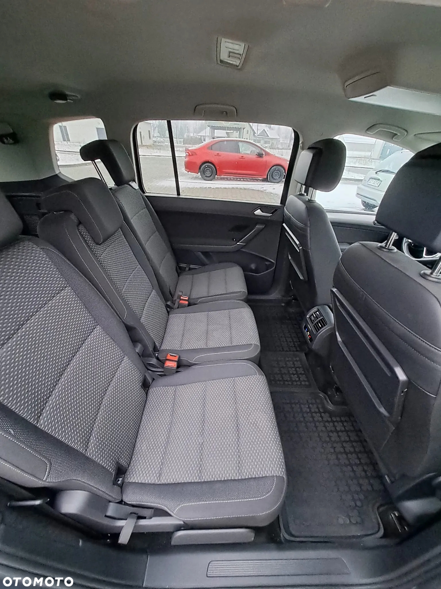 Volkswagen Touran - 6
