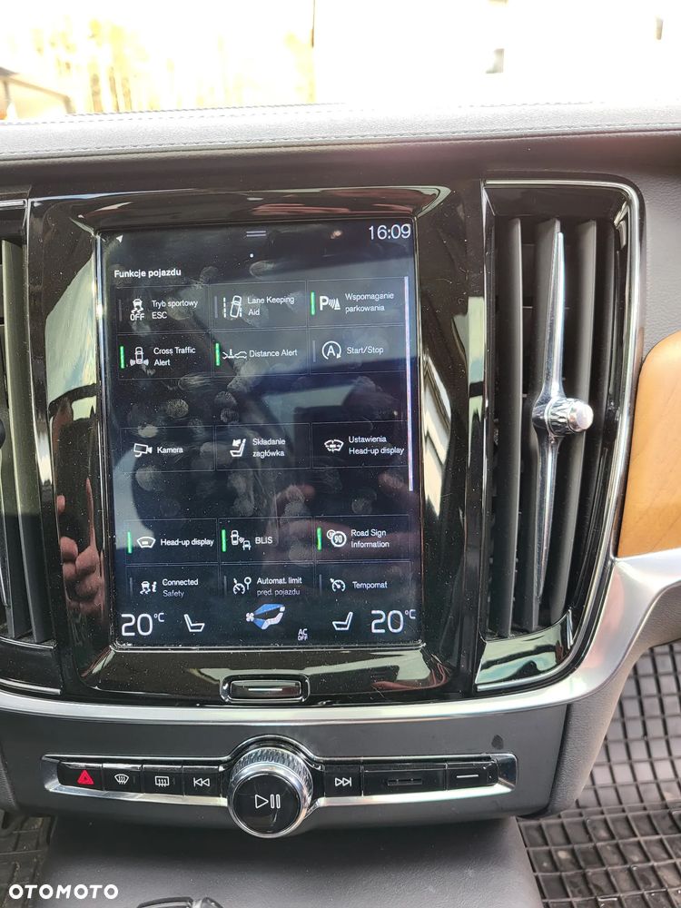 Volvo V90 D4 AWD Geartronic Inscription - 27