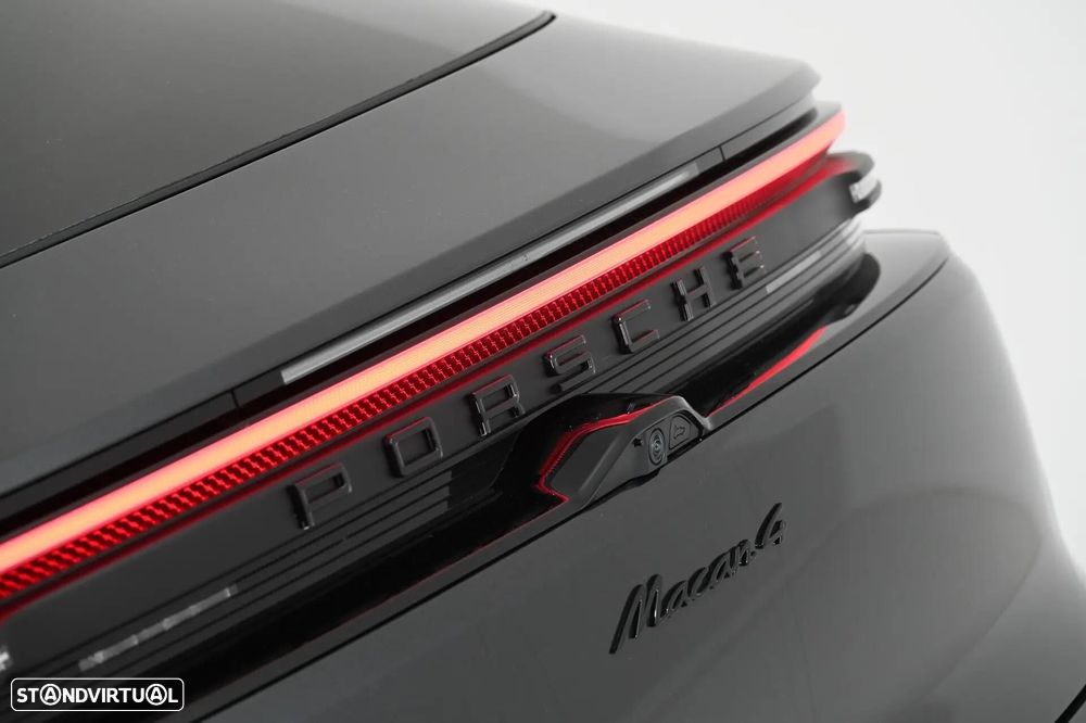 Porsche Macan Electric 4 - 31