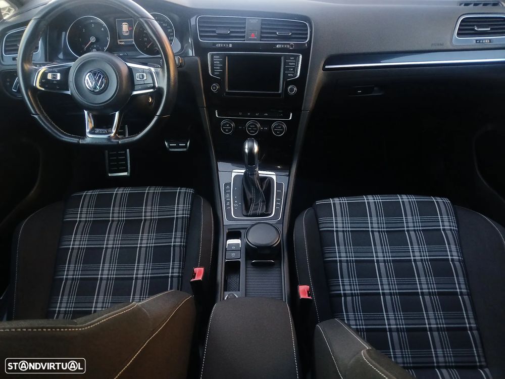 VW Golf 2.0 TDI GTD DSG - 26