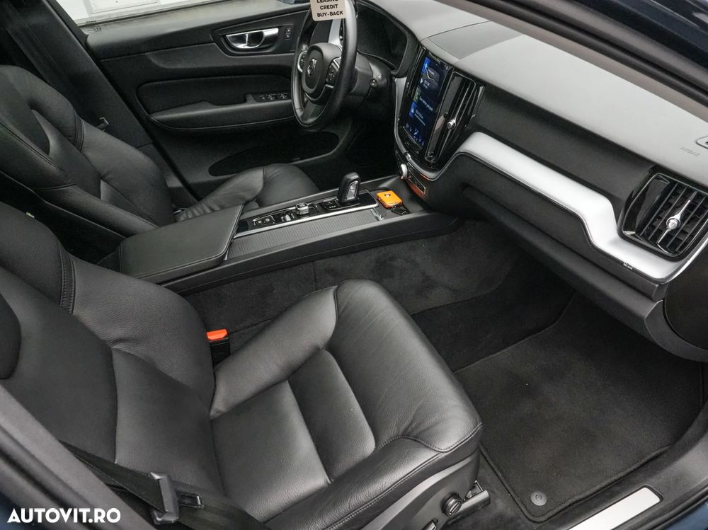 Volvo XC 60 T8 Twin Engine AWD Momentum Pro - 13