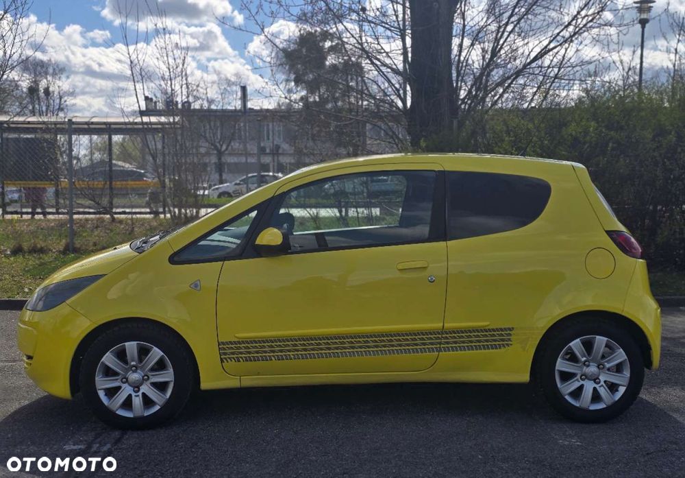 Mitsubishi Colt - 10