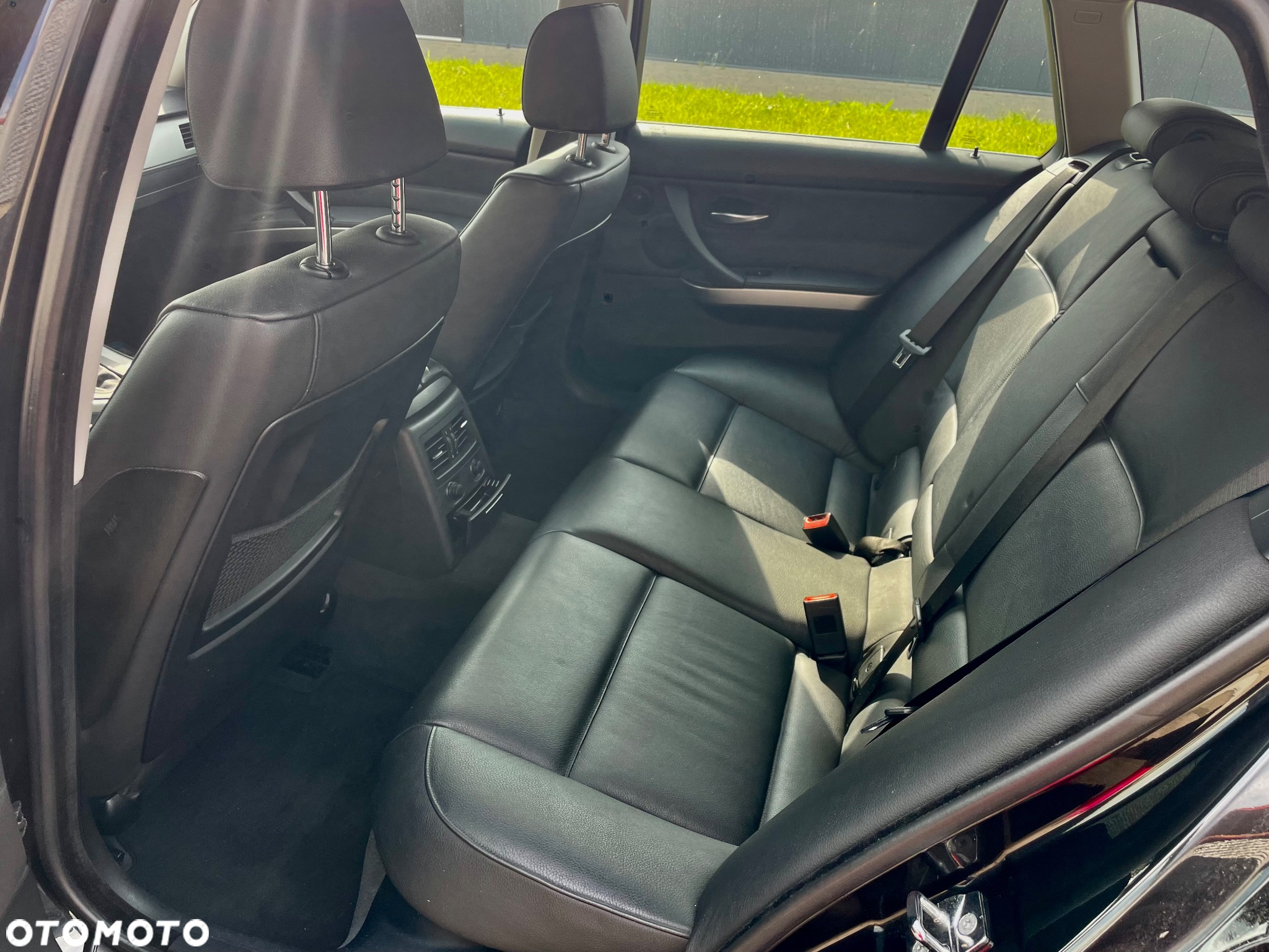 BMW Seria 3 325i Touring - 8