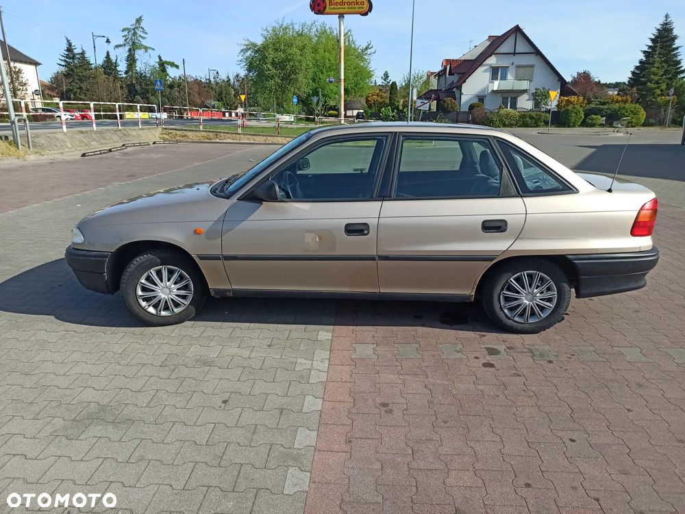 Opel Astra 1.4 Base - 15