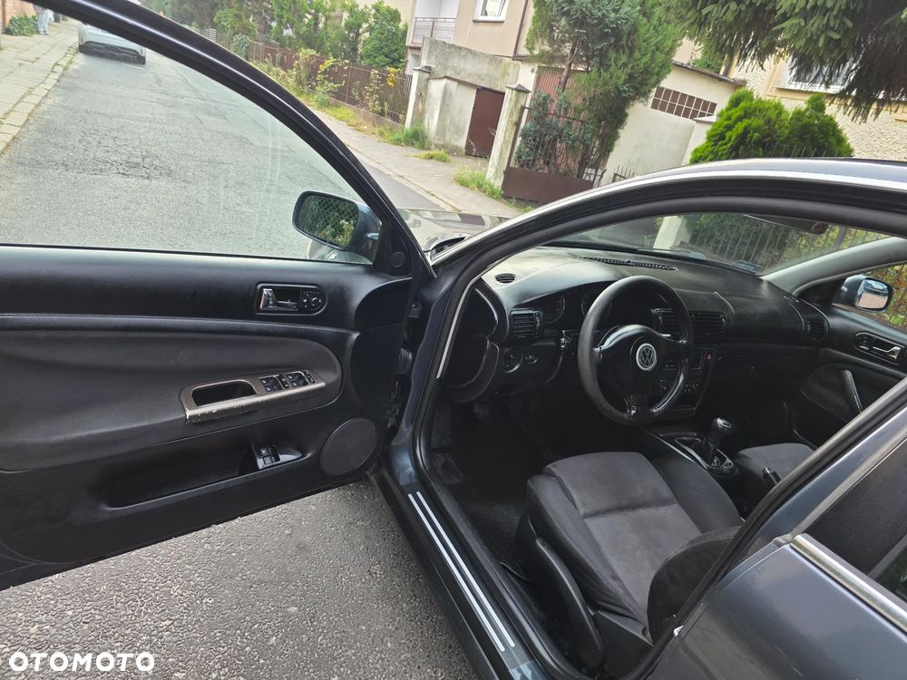 Volkswagen Passat - 15