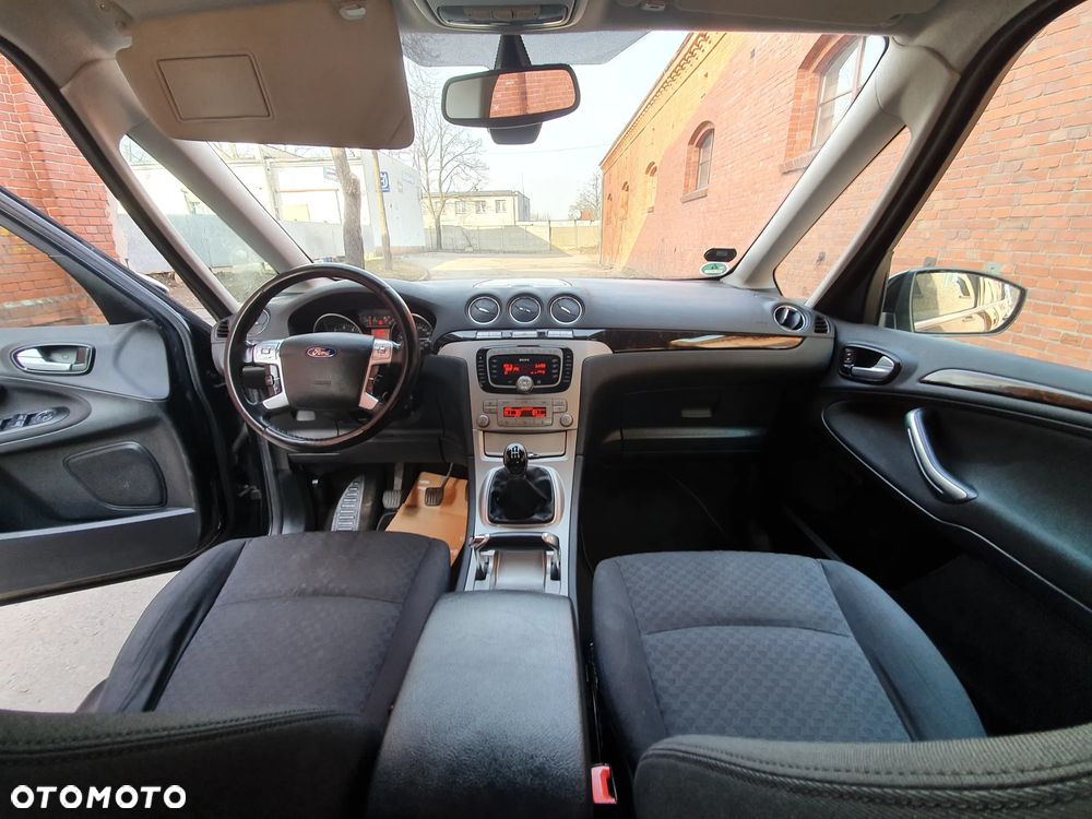Ford Galaxy 2.0 Ghia - 15