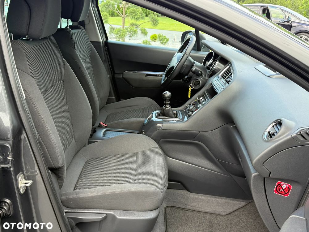 Peugeot 5008 HDI 115 Allure - 16