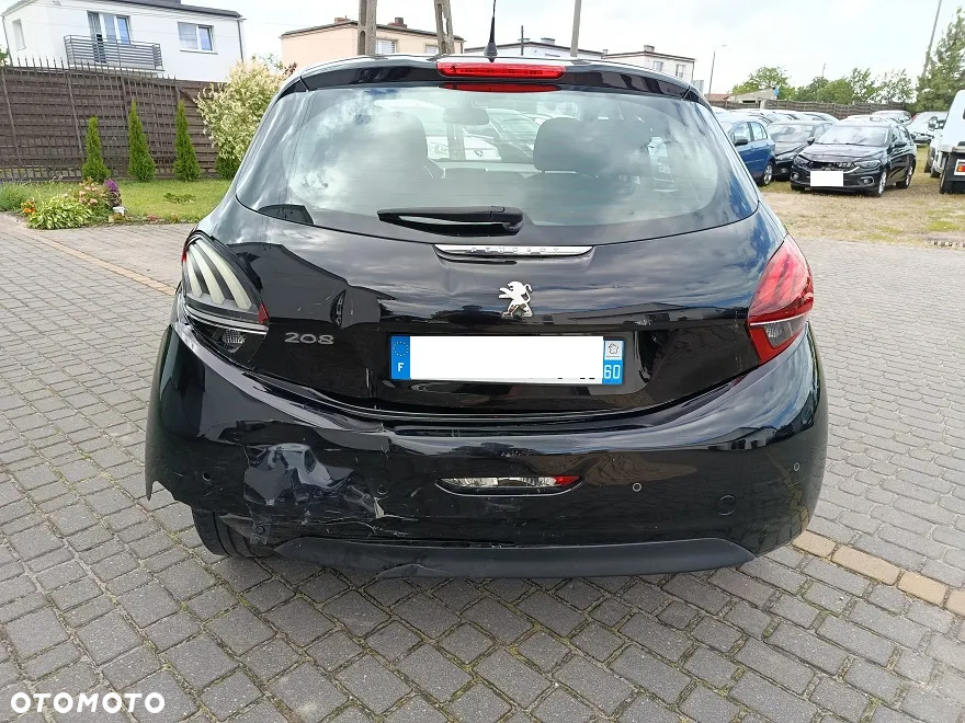 Peugeot 208 - 5