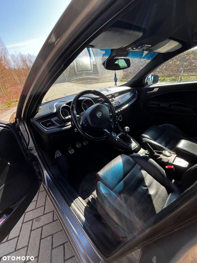 Alfa Romeo Giulietta 2.0 JTDM Distinctive - 11