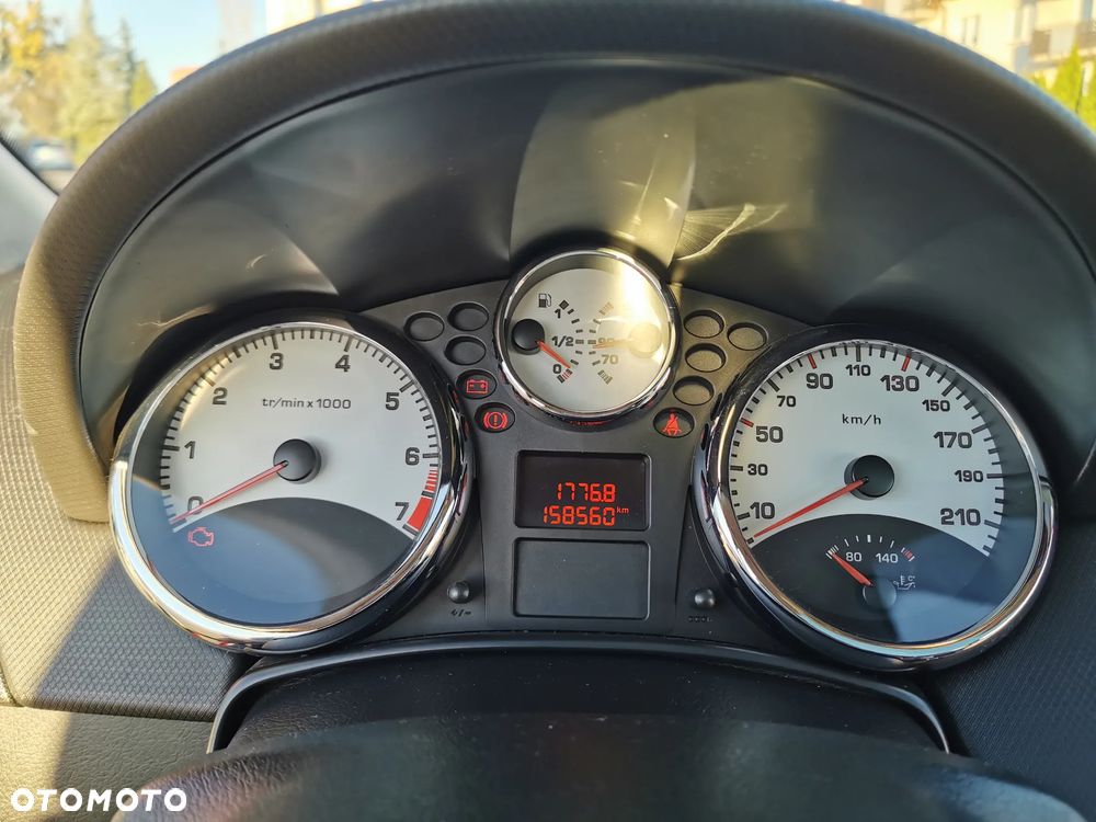 Peugeot 207 1.6 Turbo Platinum - 9