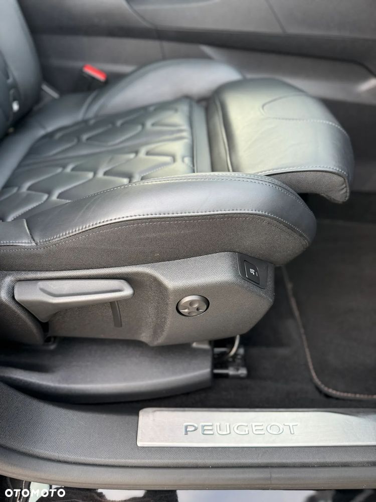 Peugeot 3008 1.6 PureTech GT Pack S&S EAT8 - 21