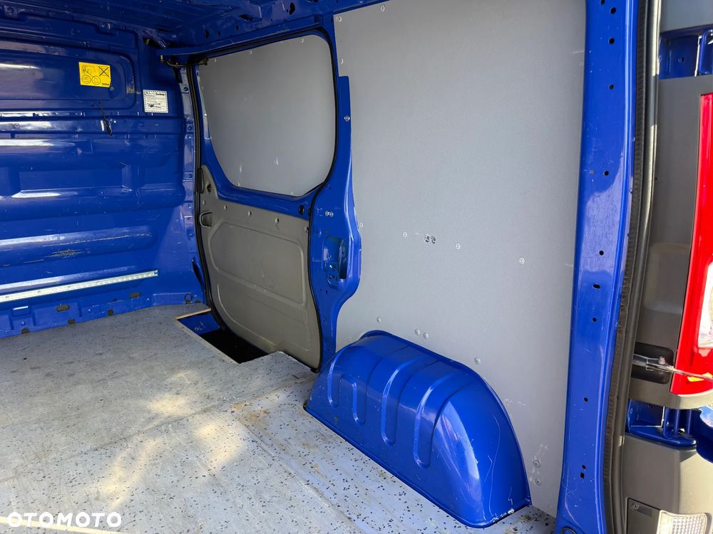 Renault TRAFIC - 32