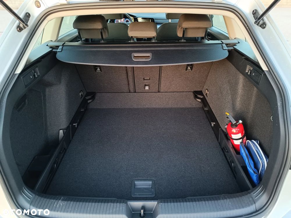 Volkswagen Golf 1.5 TSI EVO Life - 37