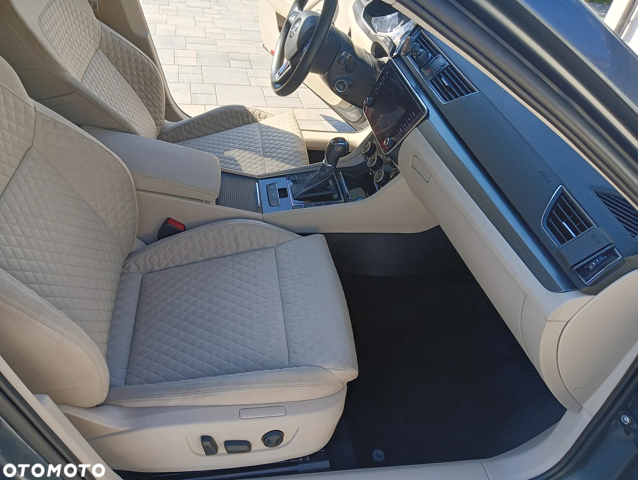 Skoda Superb 2.0 TDI Style DSG - 29