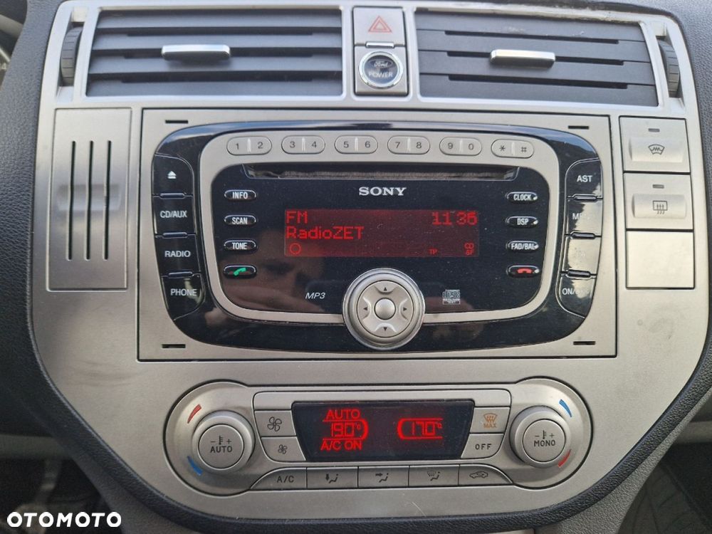Ford Kuga 2.0 TDCi Titanium FWD - 12