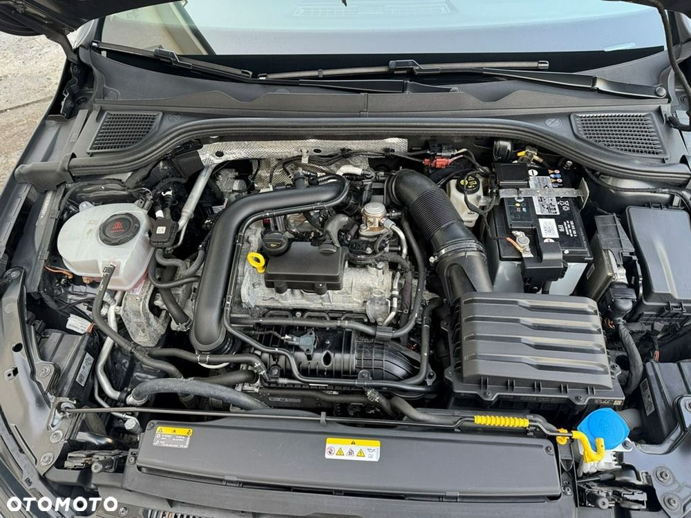 Volkswagen Golf - 10