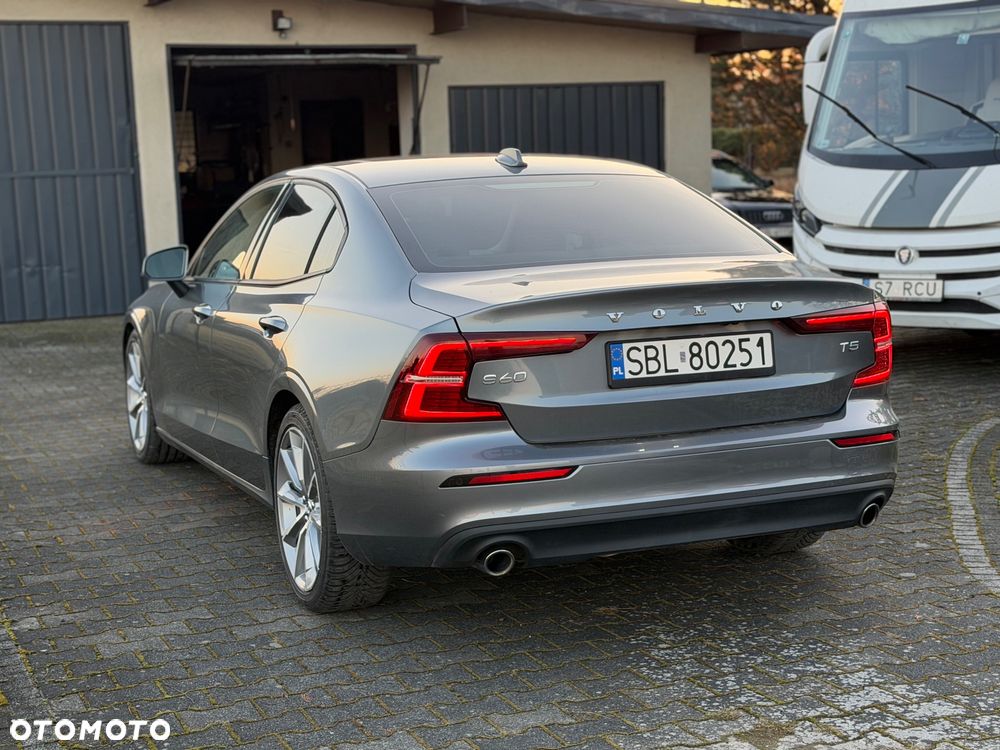 Volvo S60 T5 Momentum Pro - 5