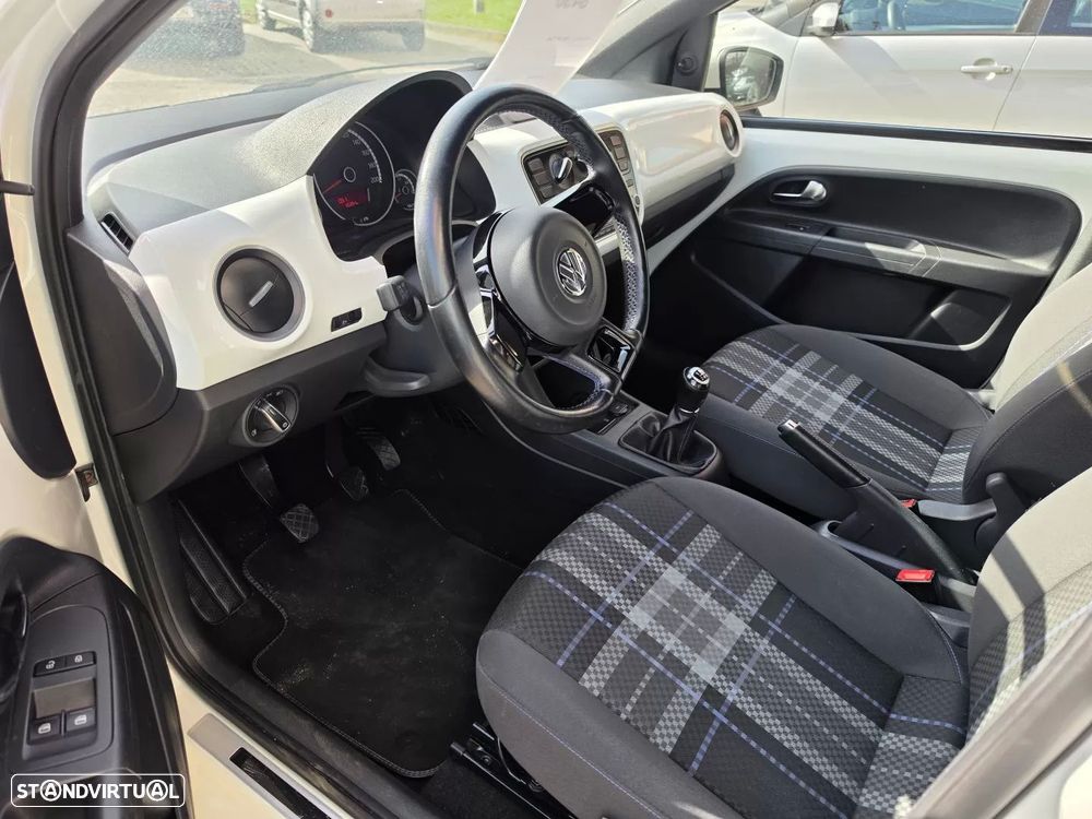 VW Up! 1.0 High - 4