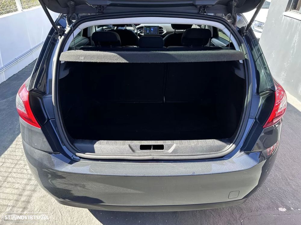 Peugeot 308 1.5 BlueHDi Style J17 - 32