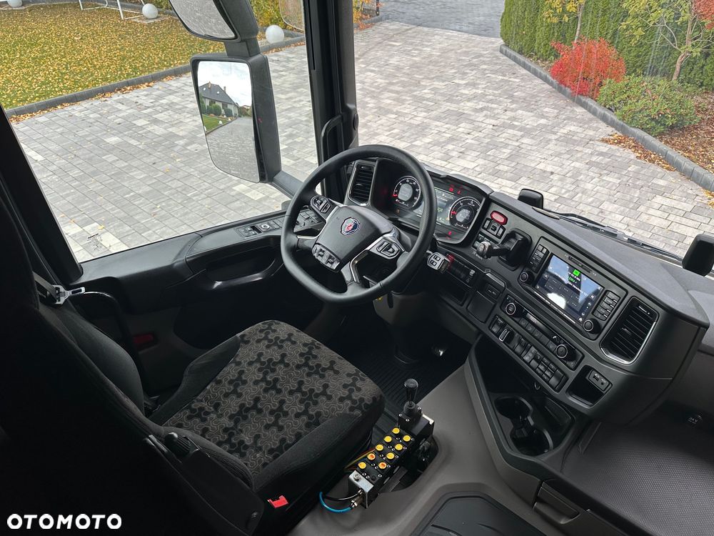 Scania / G450 / 6X2 / HAKOWIEC / HYVA 22.60.SK  / Oś-SKRĘTNA-PODNOSZONA / - 29