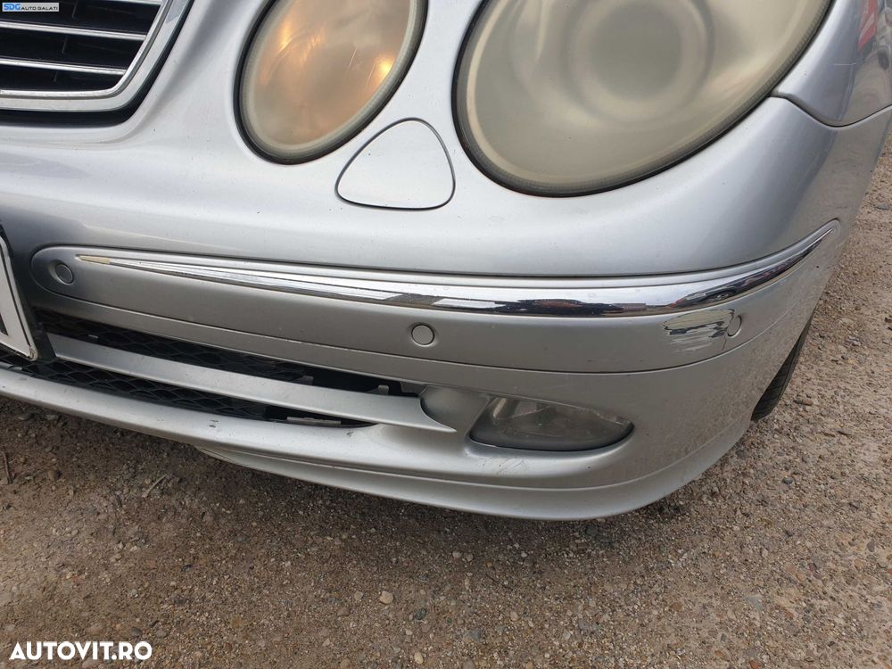 Bandou Stanga cu Locas Senzori Parcare Bara Spoiler Fata cu Imperfectiuni Mercedes Clasa E Class W211 NFL Non Facelift 2002 - 2006 Culoare C775 775 [K3440] - 2