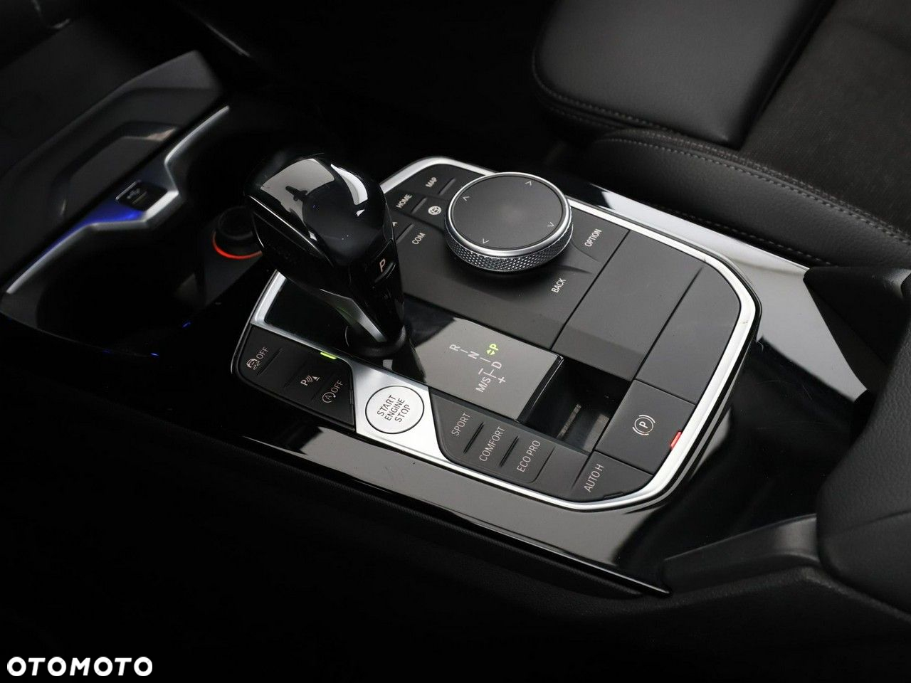 BMW Seria 1 120d xDrive ColorVision Edition sport - 32