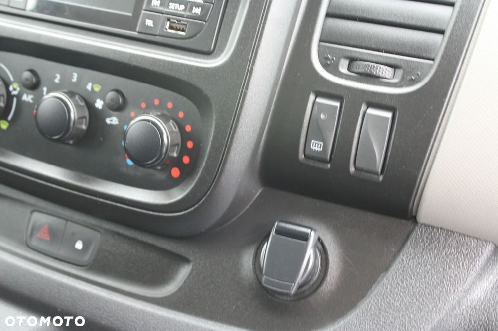 Renault Trafic - 17