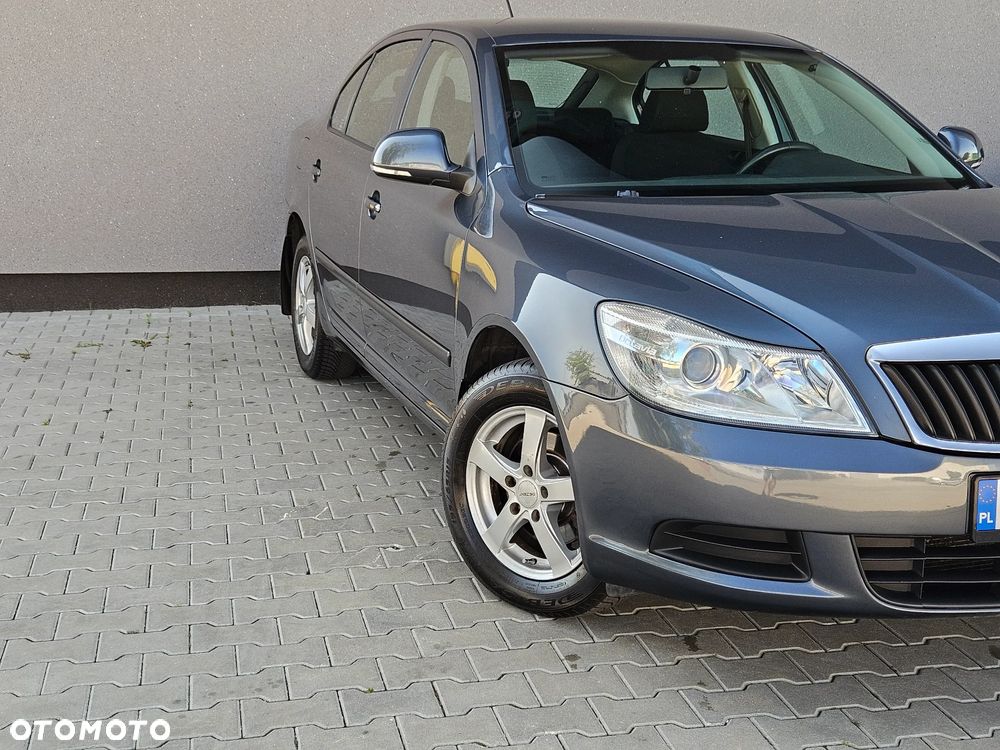 Skoda Octavia 1.6 Ambiente - 16