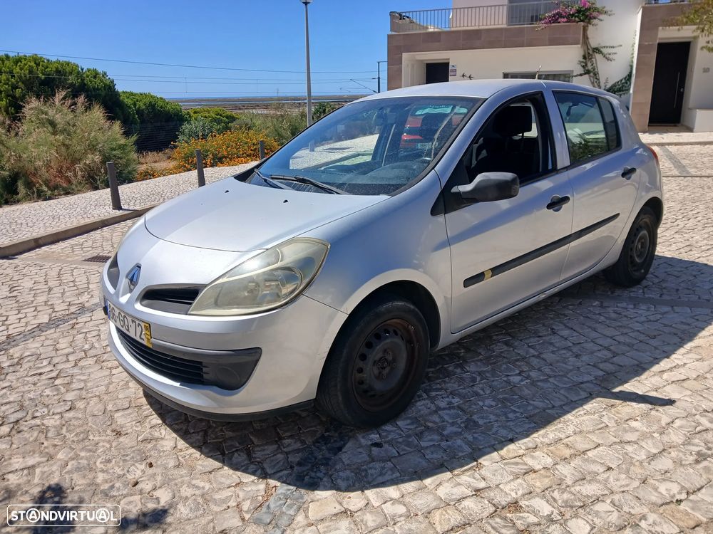 Renault Clio 1.5 dCi Dynamique S - 12