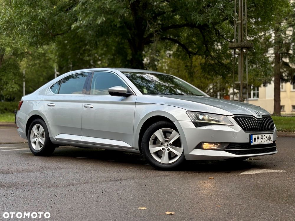Skoda Superb 2.0 TDI Ambition DSG - 24