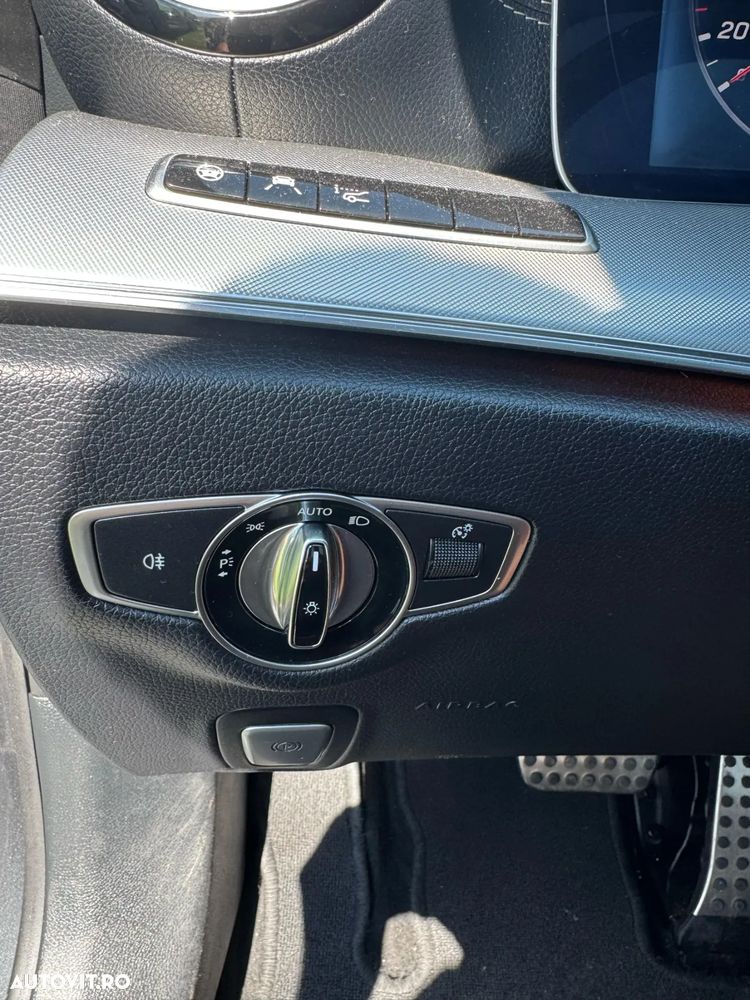 Mercedes-Benz E 400 4Matic Cabrio 9G-TRONIC AMG Line - 32