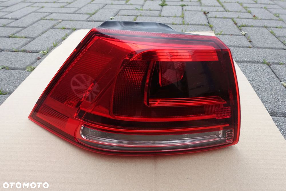 LAMPA LEWY TYŁ GOLF VII PRZED LIFTEM HB 16r. - 2
