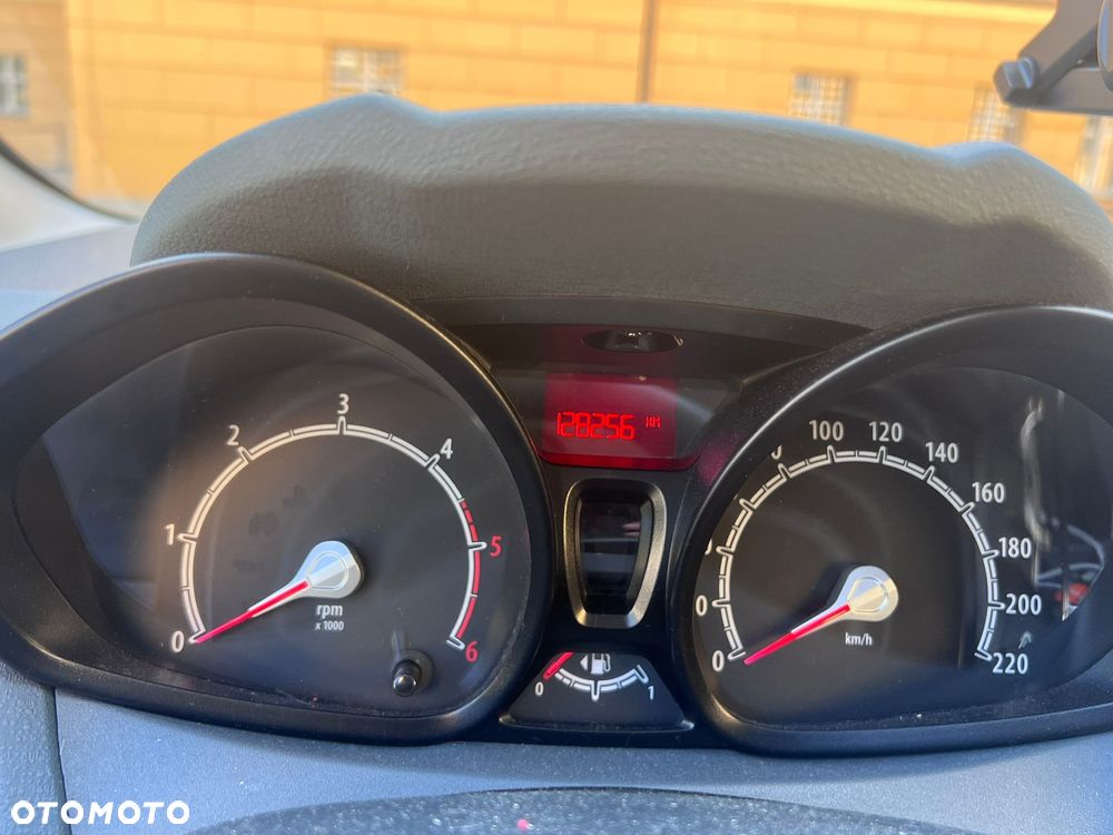 Ford Fiesta 1.4 TDCi Champions Edition - 14