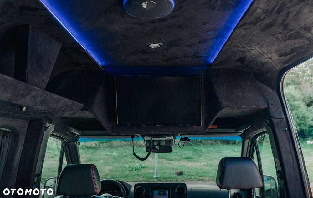 Mercedes-Benz Sprinter - 12