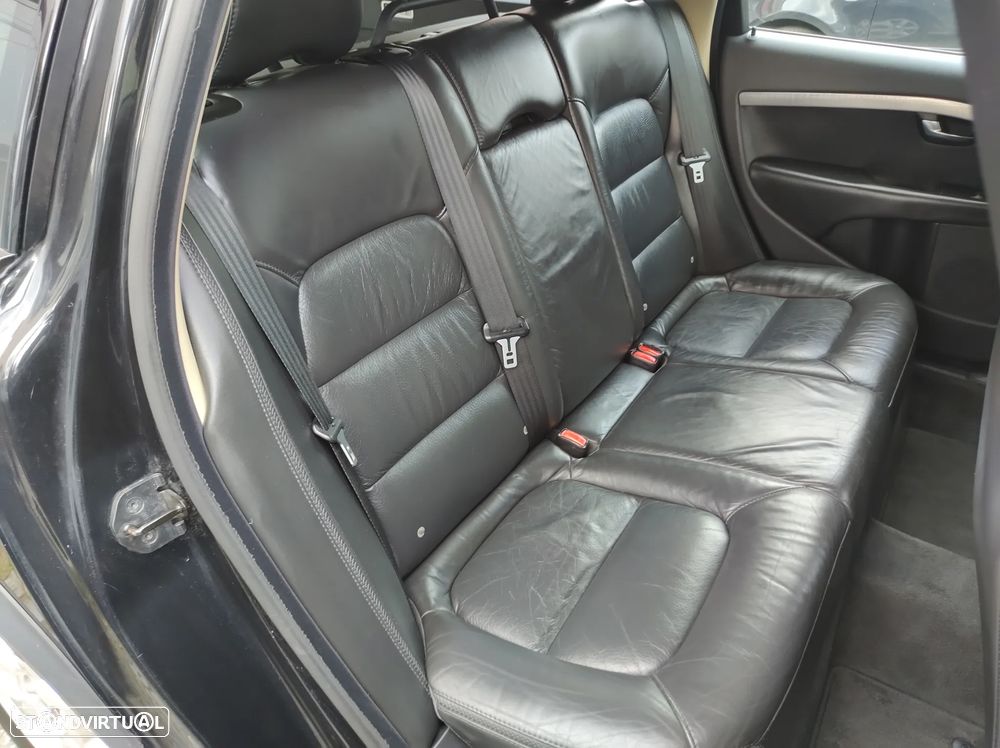 Volvo XC 70 D5 Nivel 2 - 17