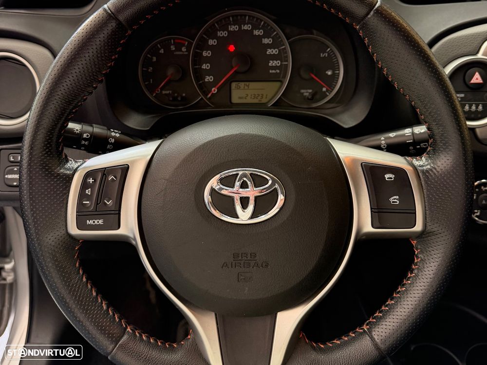 Toyota Yaris 1.4 D-4D Sport+P.Techno - 14