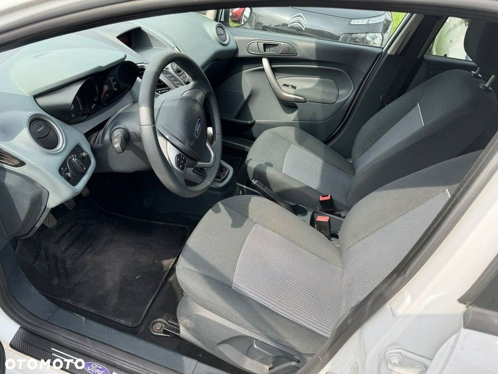 Ford Fiesta - 9