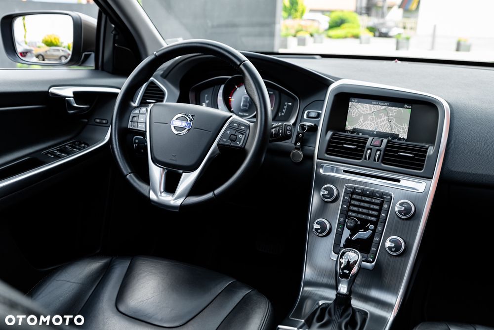 Volvo XC 60 D3 Drive-E Momentum - 26